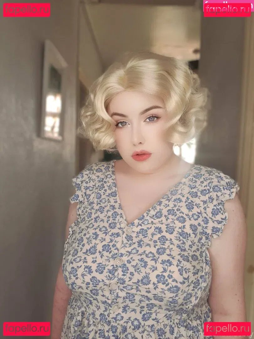 maebry Onlyfans Photo Gallery 