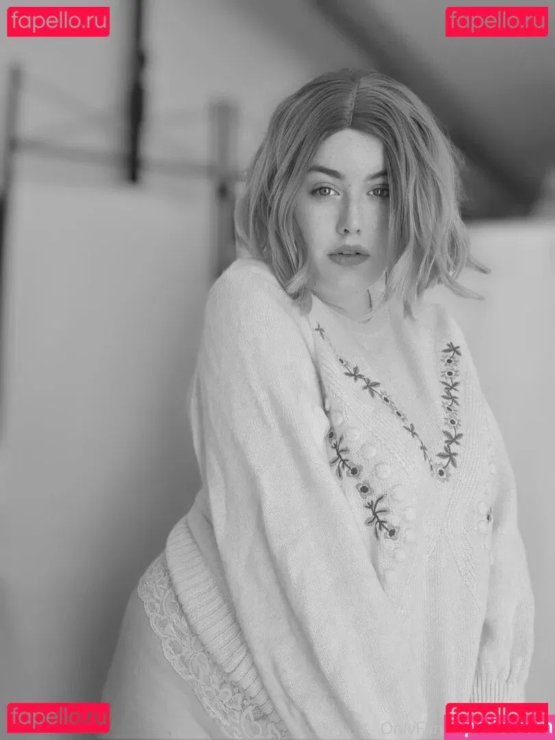 maebry Onlyfans Photo Gallery 