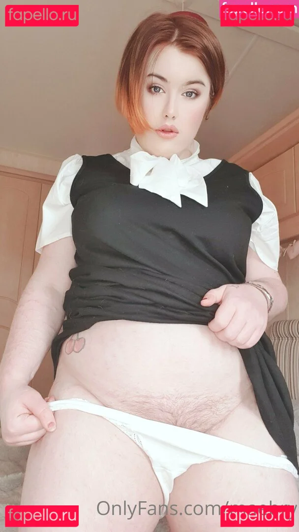 maebry Onlyfans Photo Gallery 