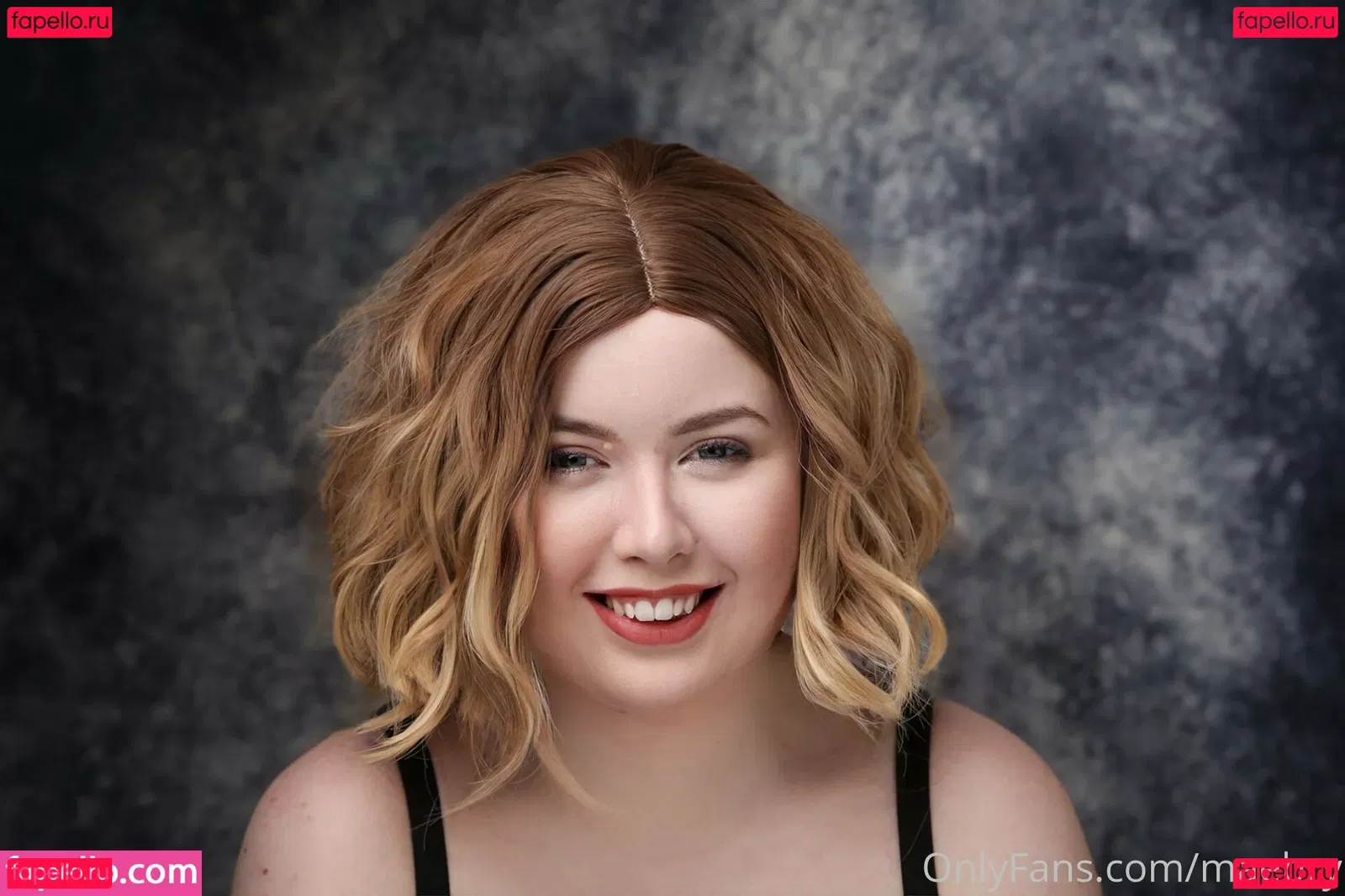 maebry Onlyfans Photo Gallery 