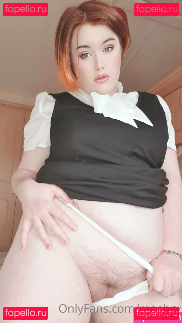 maebry Onlyfans Photo Gallery 