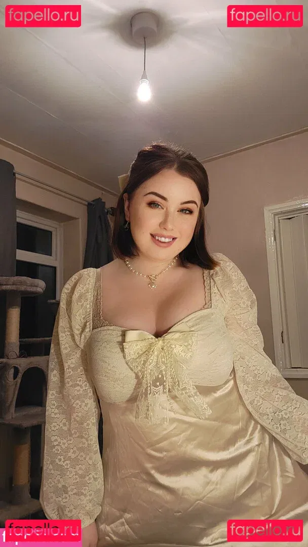 maebry Onlyfans Photo Gallery 