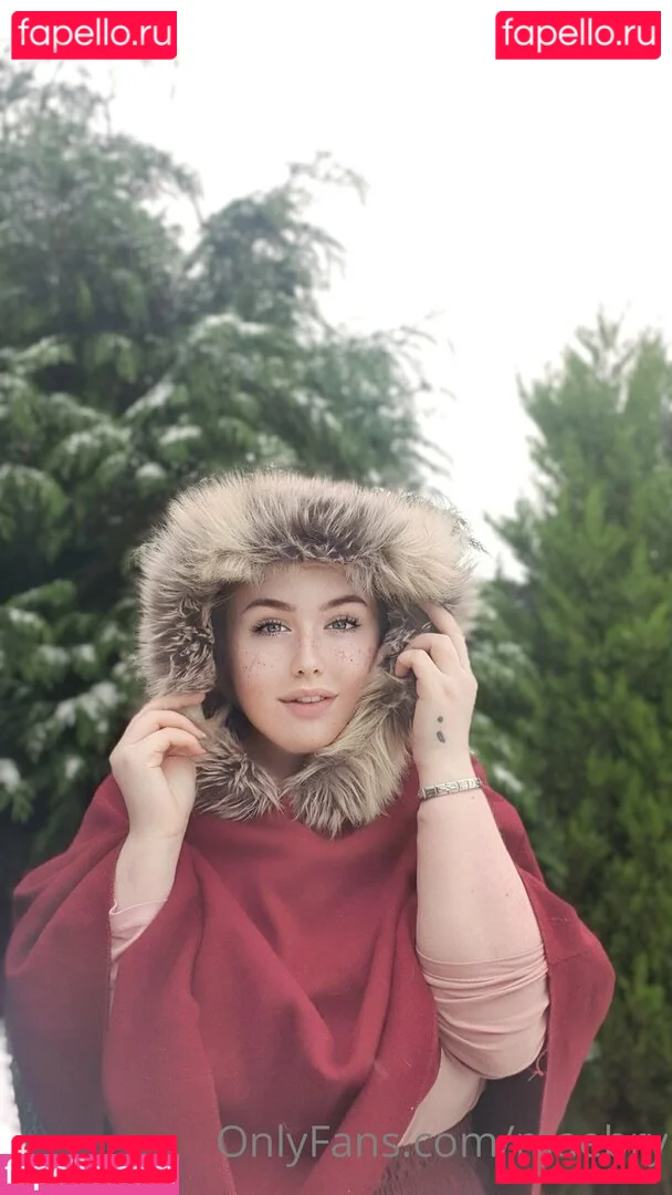 maebry Onlyfans Photo Gallery 