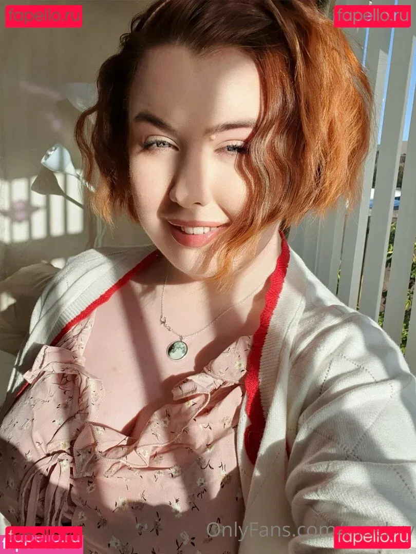 maebry Onlyfans Photo Gallery 