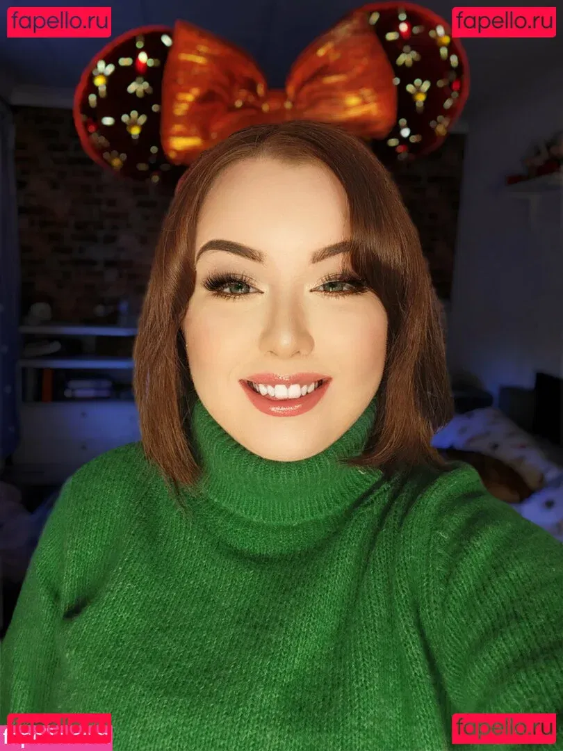 maebry Onlyfans Photo Gallery 