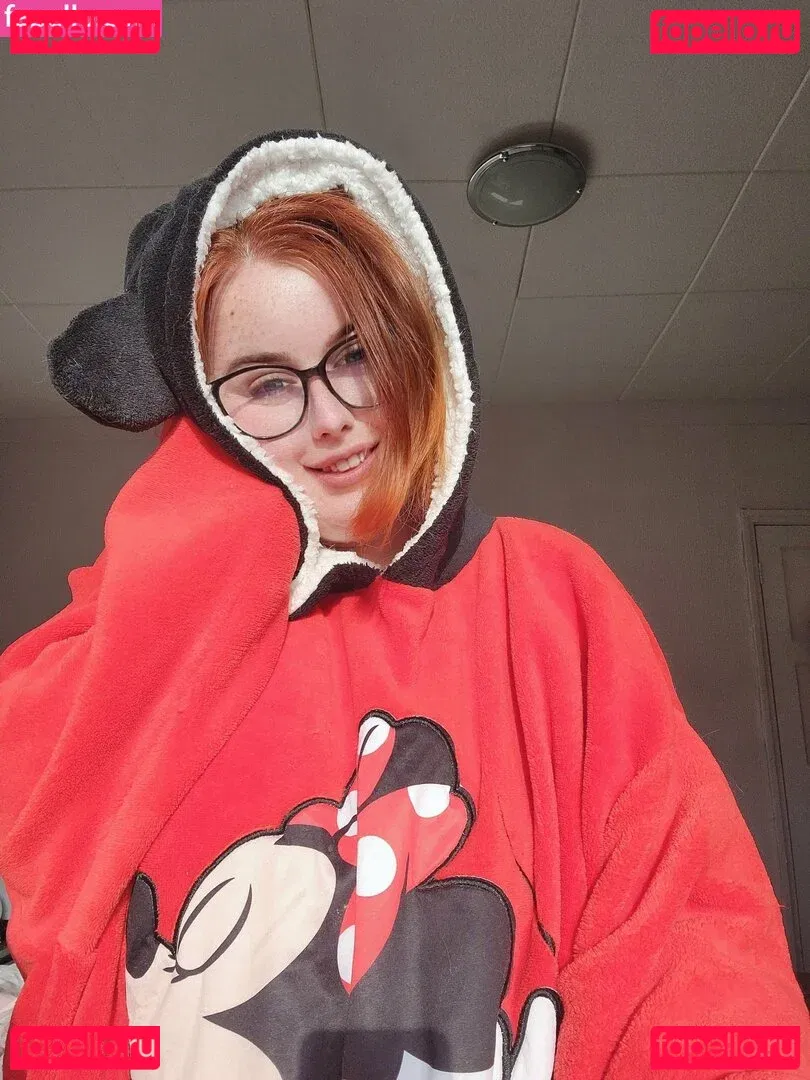 maebry Onlyfans Photo Gallery 