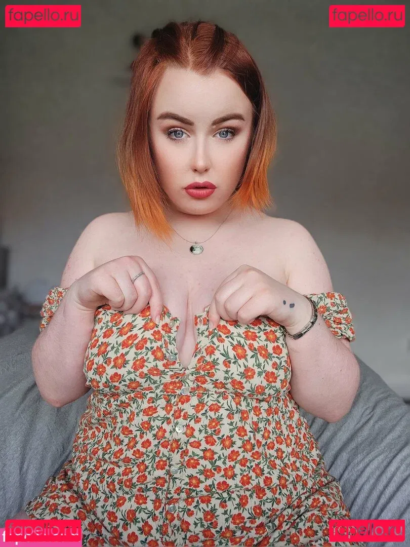 maebry Onlyfans Photo Gallery 