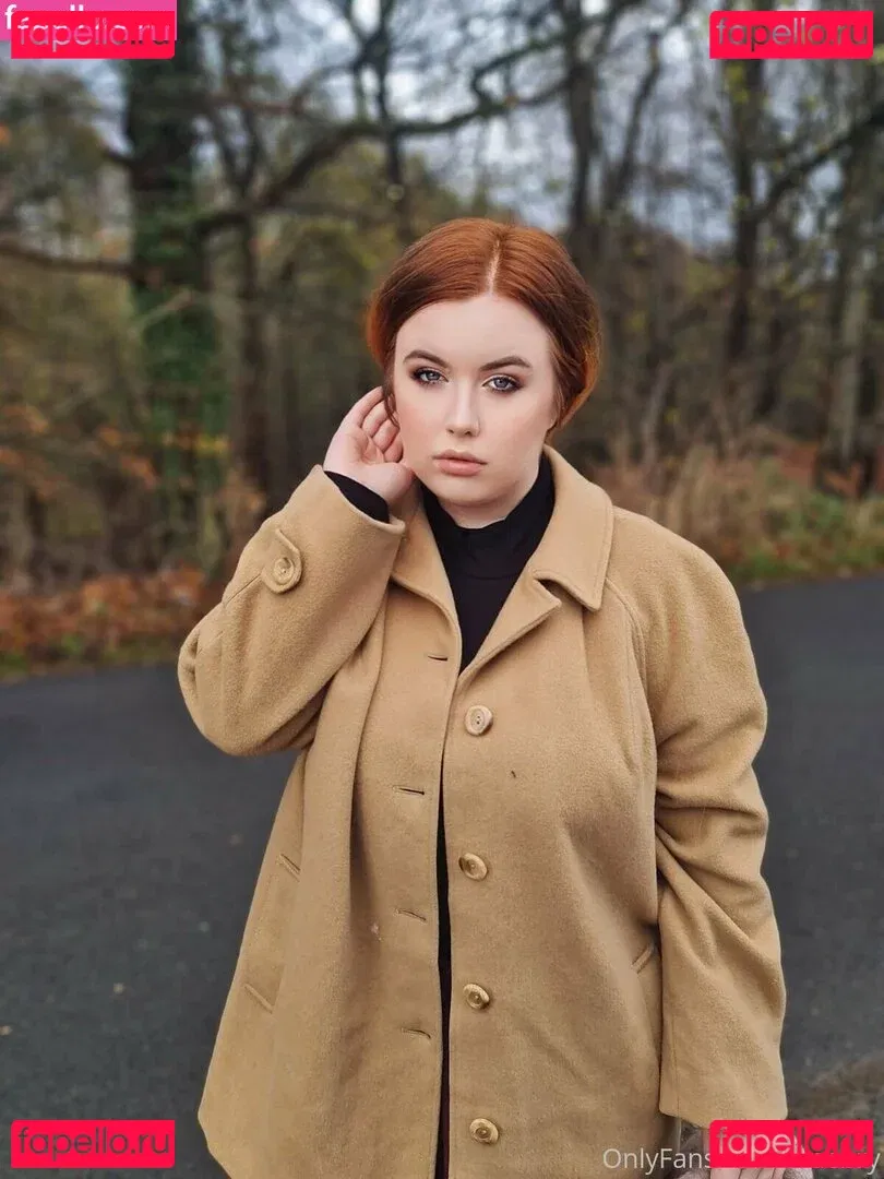 maebry Onlyfans Photo Gallery 