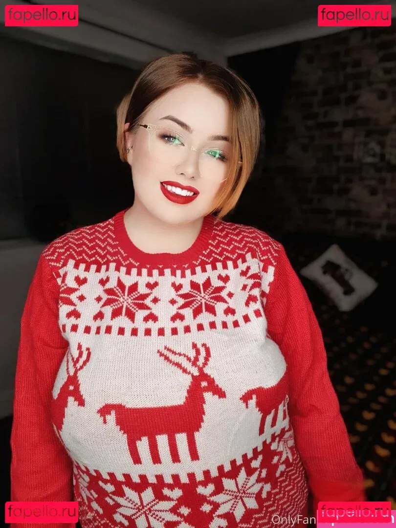 maebry Onlyfans Photo Gallery 