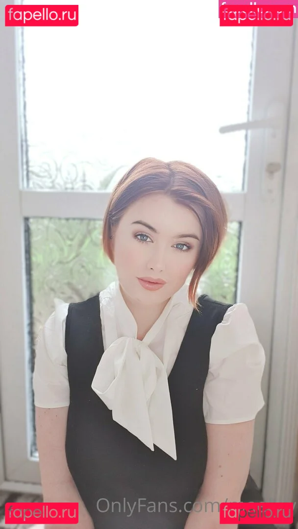 maebry Onlyfans Photo Gallery 