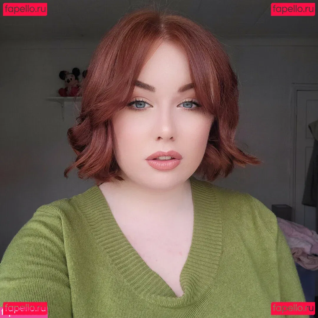 maebry Onlyfans Photo Gallery 