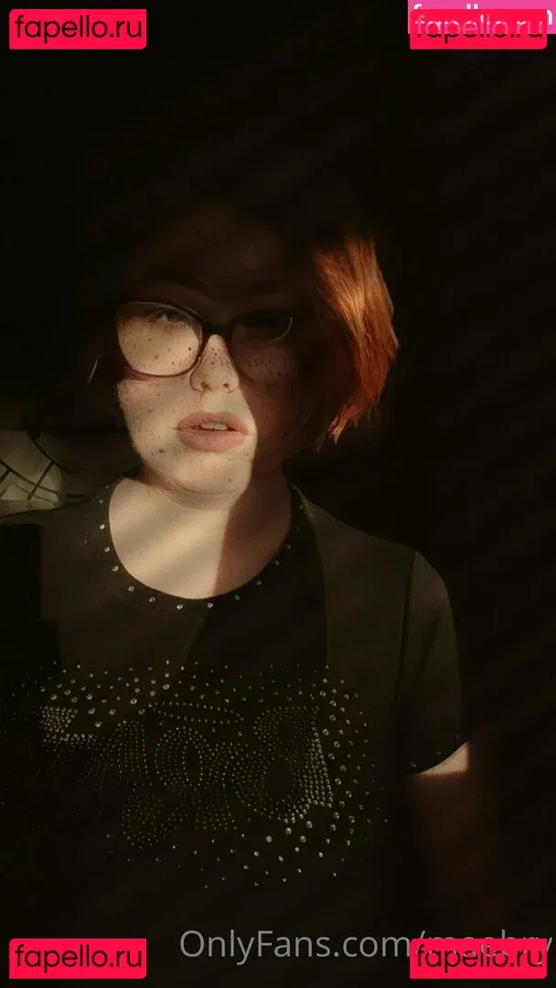 maebry Onlyfans Photo Gallery 