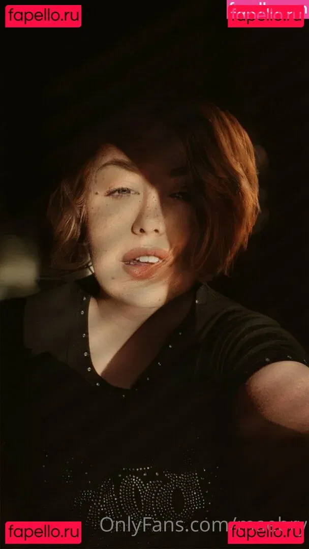 maebry Onlyfans Photo Gallery 