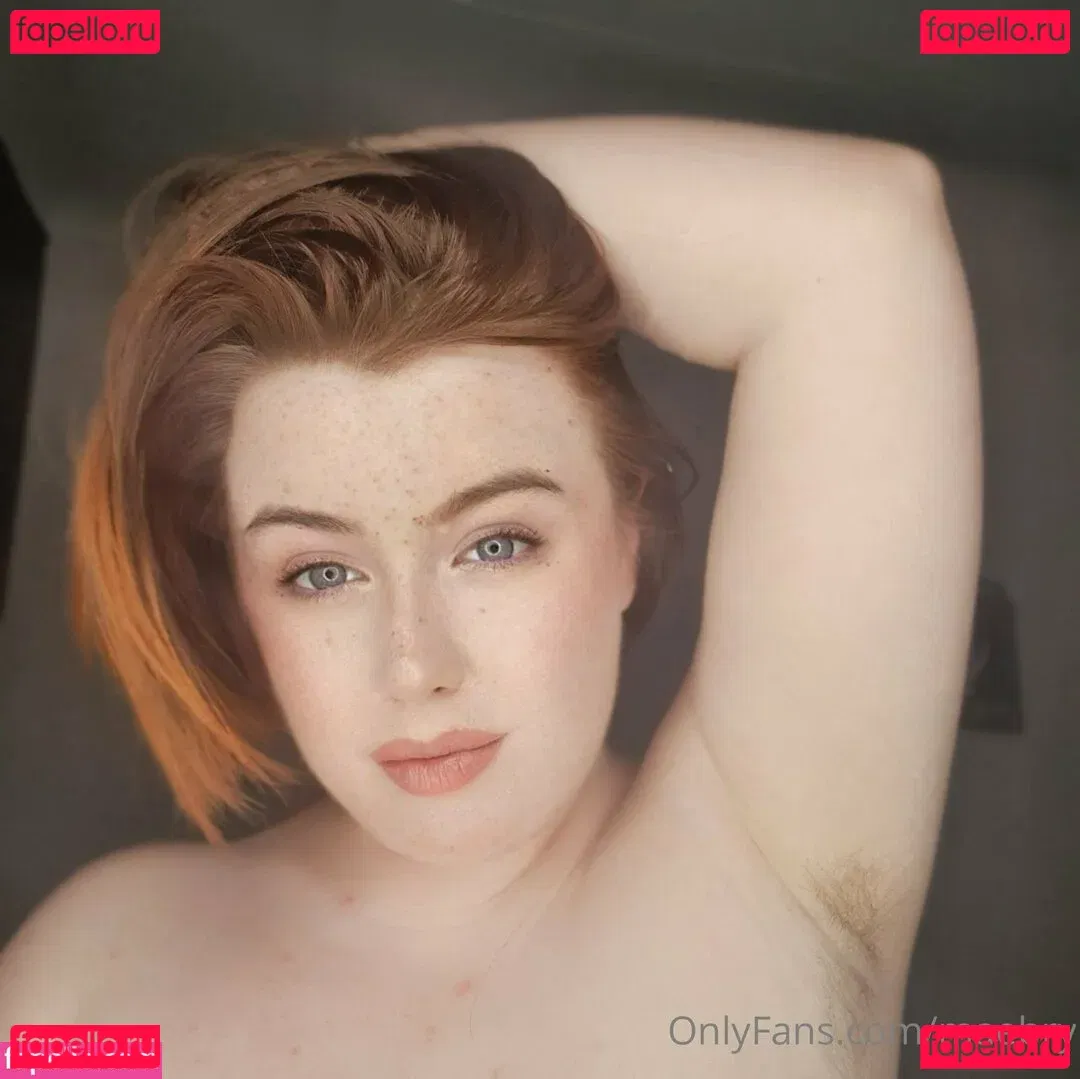 maebry Onlyfans Photo Gallery 