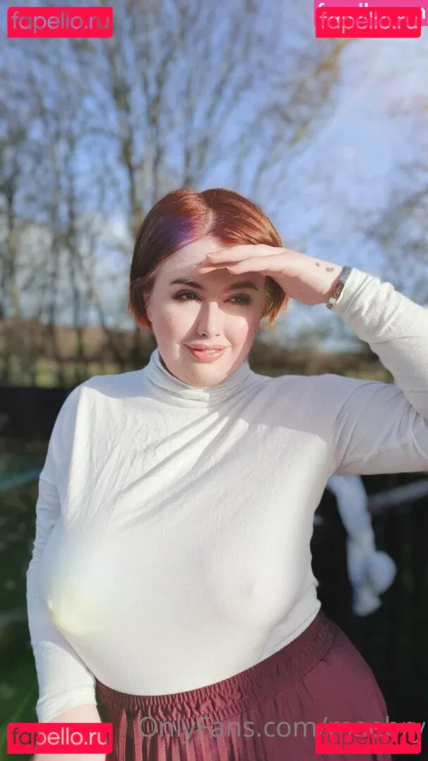 maebry Onlyfans Photo Gallery 