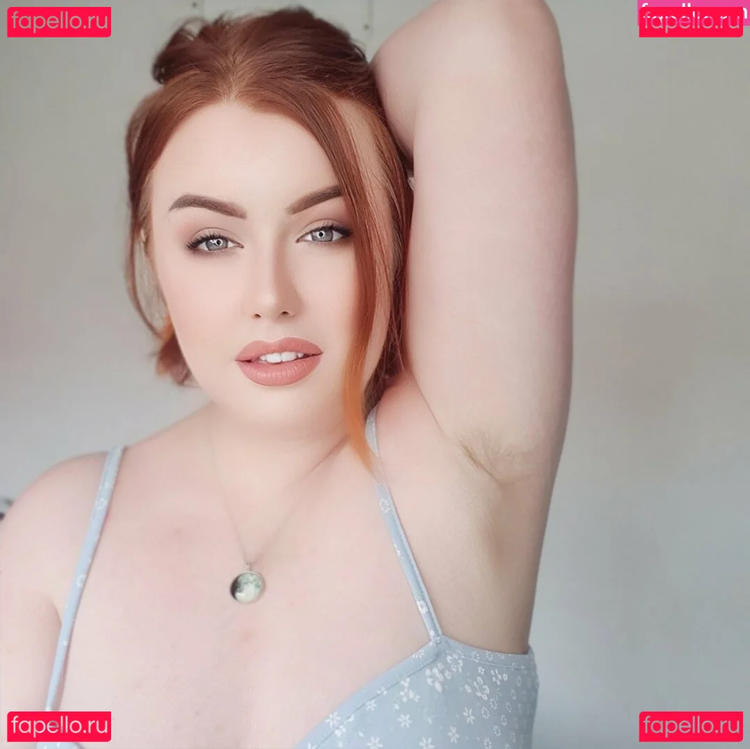 maebry Onlyfans Photo Gallery 