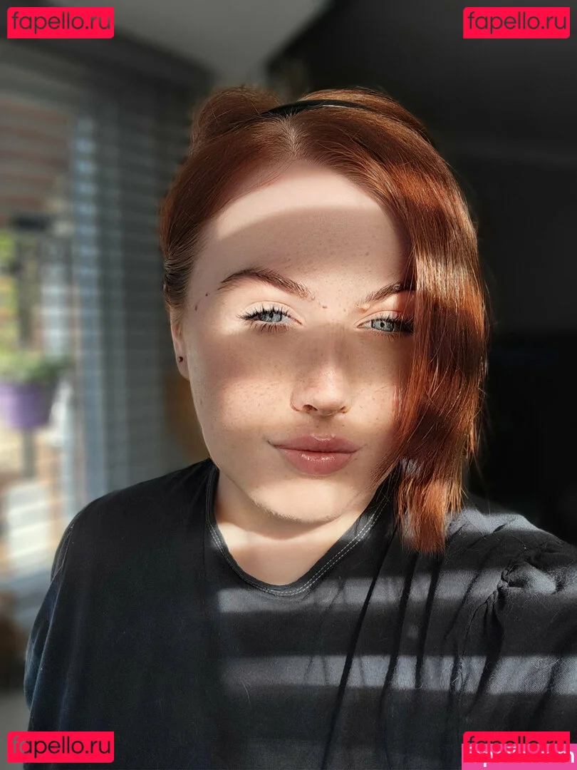 maebry Onlyfans Photo Gallery 