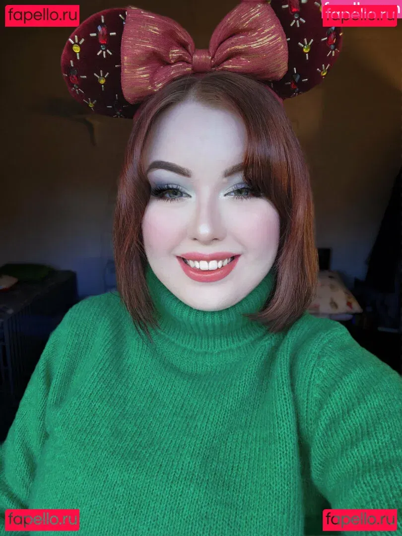 maebry Onlyfans Photo Gallery 