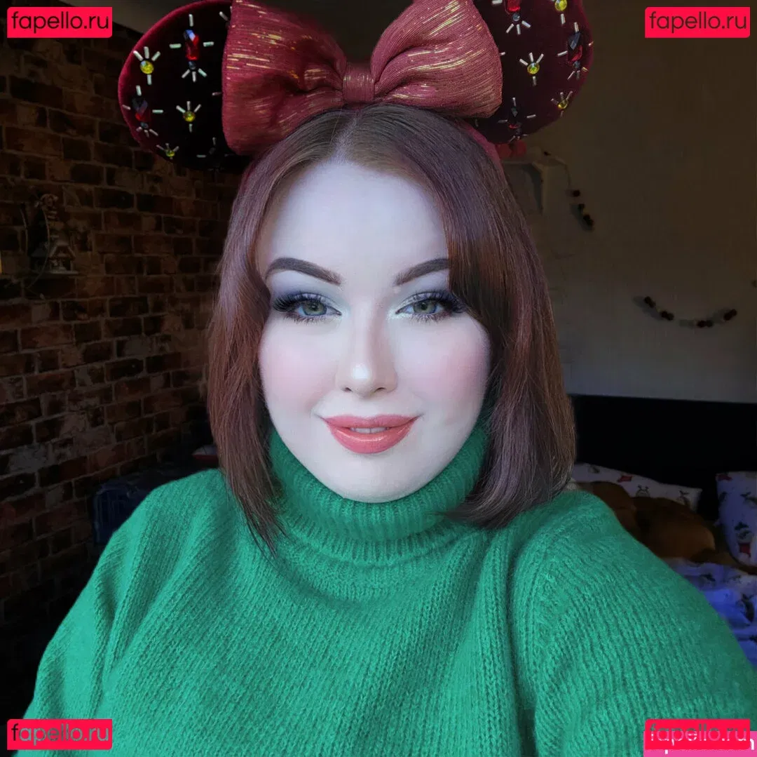 maebry Onlyfans Photo Gallery 