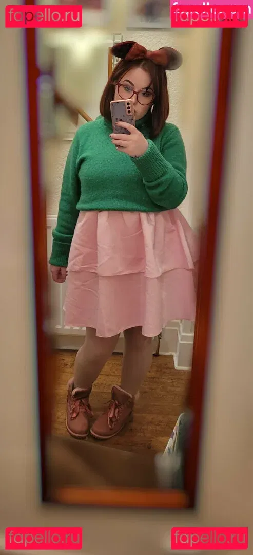 maebry Onlyfans Photo Gallery 