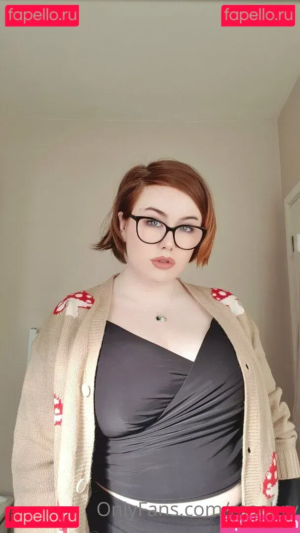 maebry Onlyfans Photo Gallery 