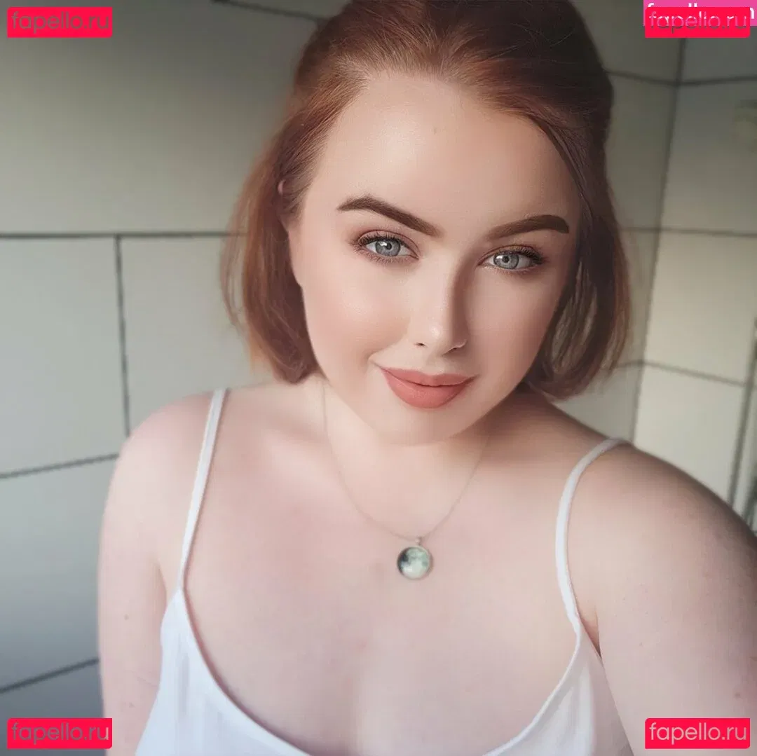 maebry Onlyfans Photo Gallery 