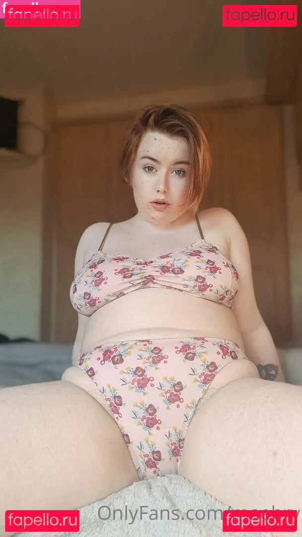 maebry Onlyfans Photo Gallery 