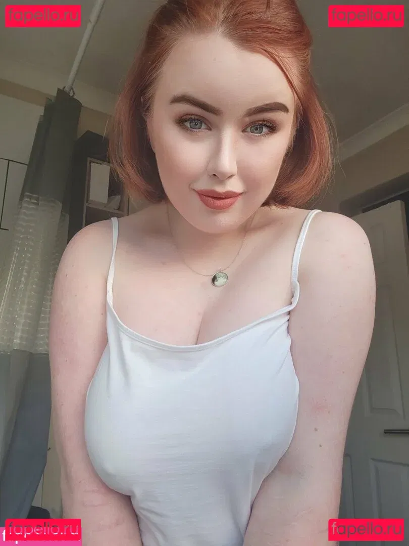 maebry Onlyfans Photo Gallery 