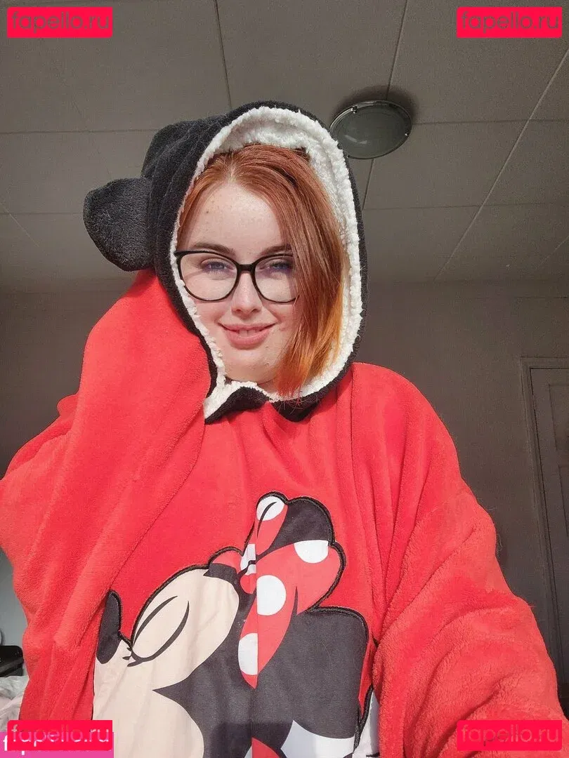 maebry Onlyfans Photo Gallery 