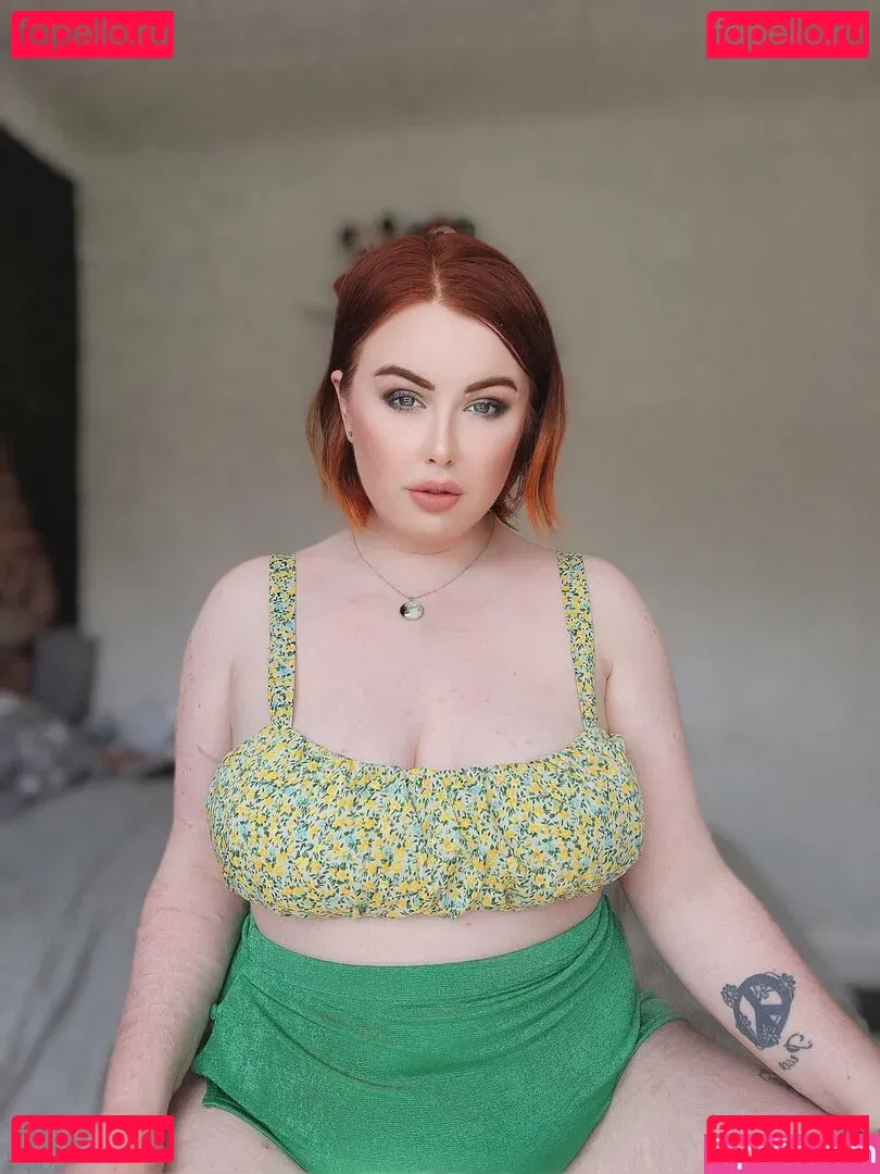 maebry Onlyfans Photo Gallery 