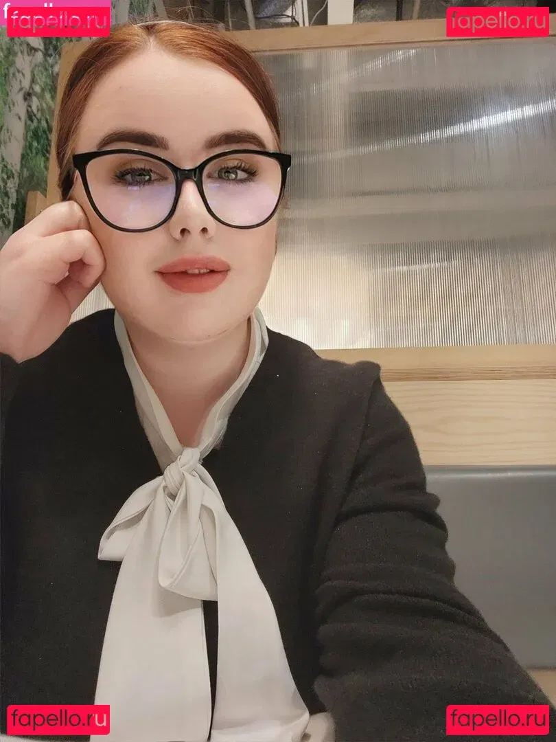 maebry Onlyfans Photo Gallery 