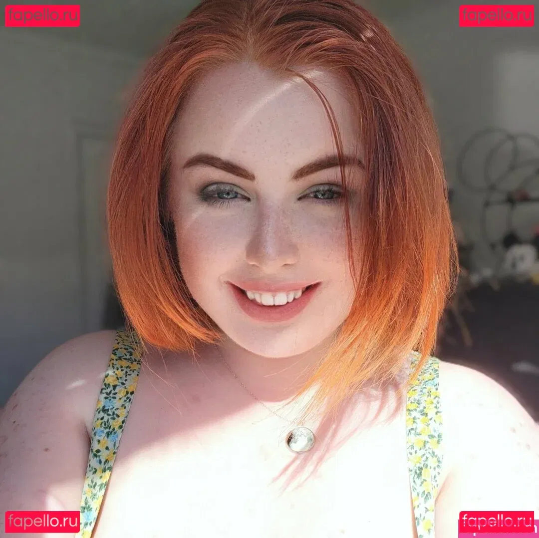 maebry Onlyfans Photo Gallery 