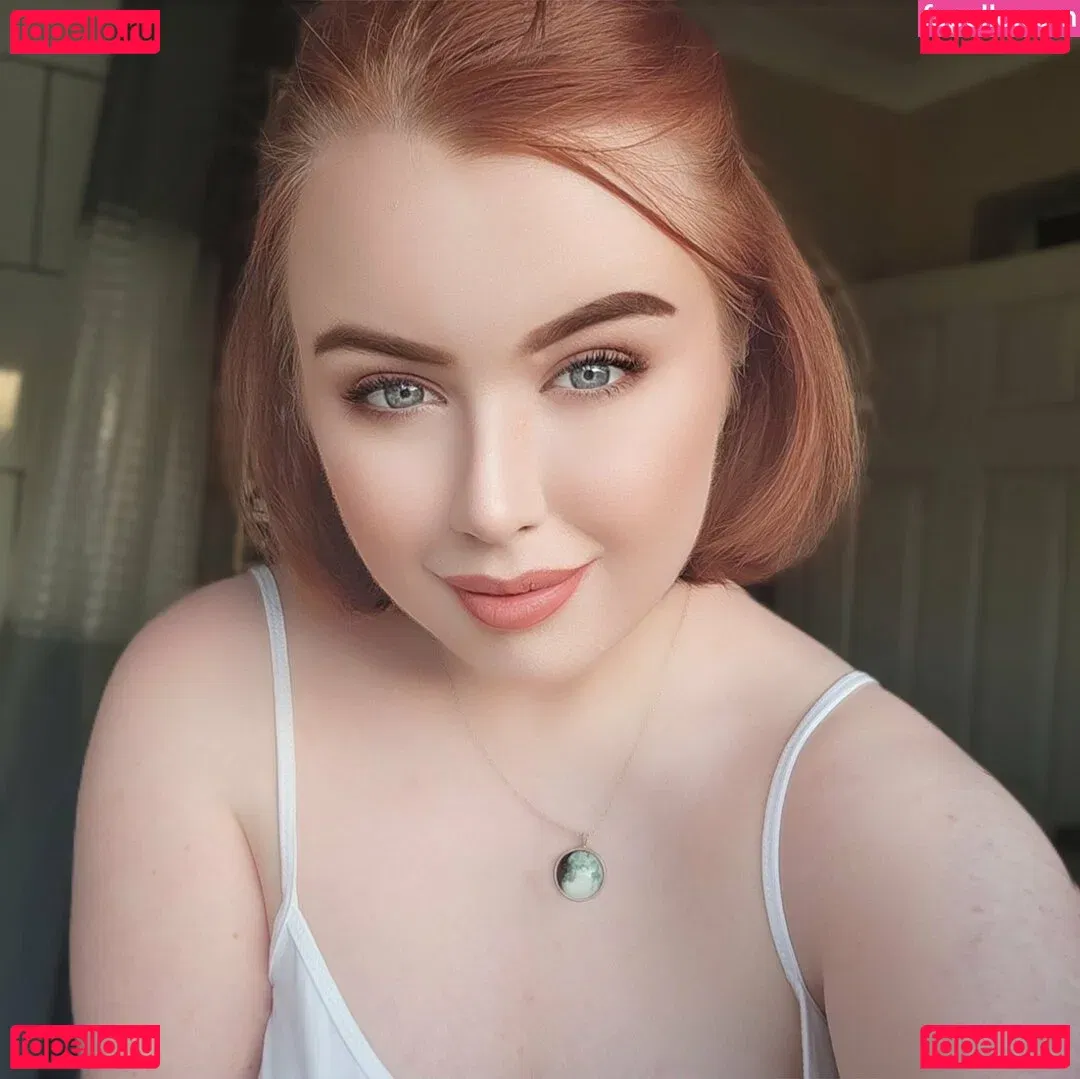 maebry Onlyfans Photo Gallery 