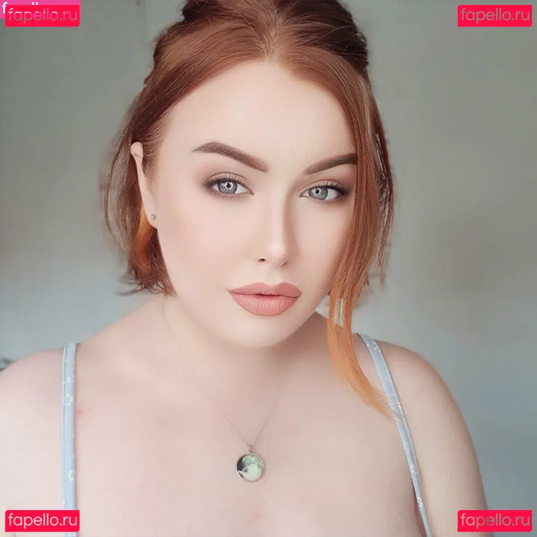 maebry Onlyfans Photo Gallery 
