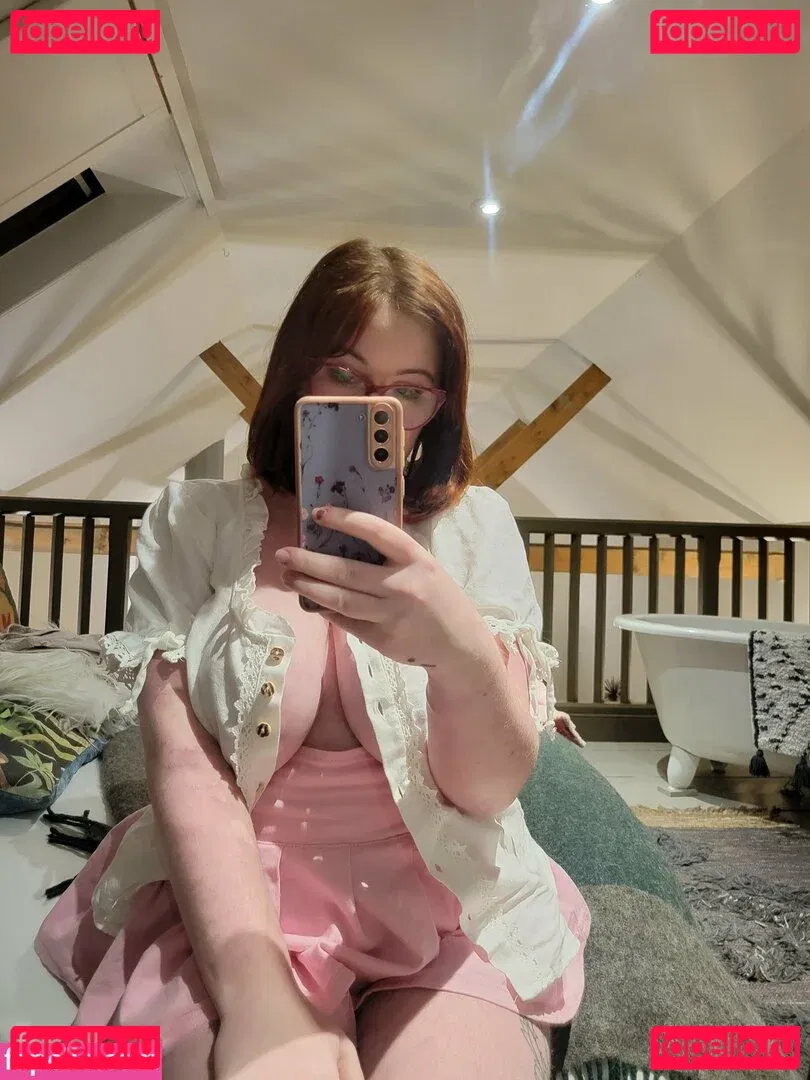 maebry Onlyfans Photo Gallery 