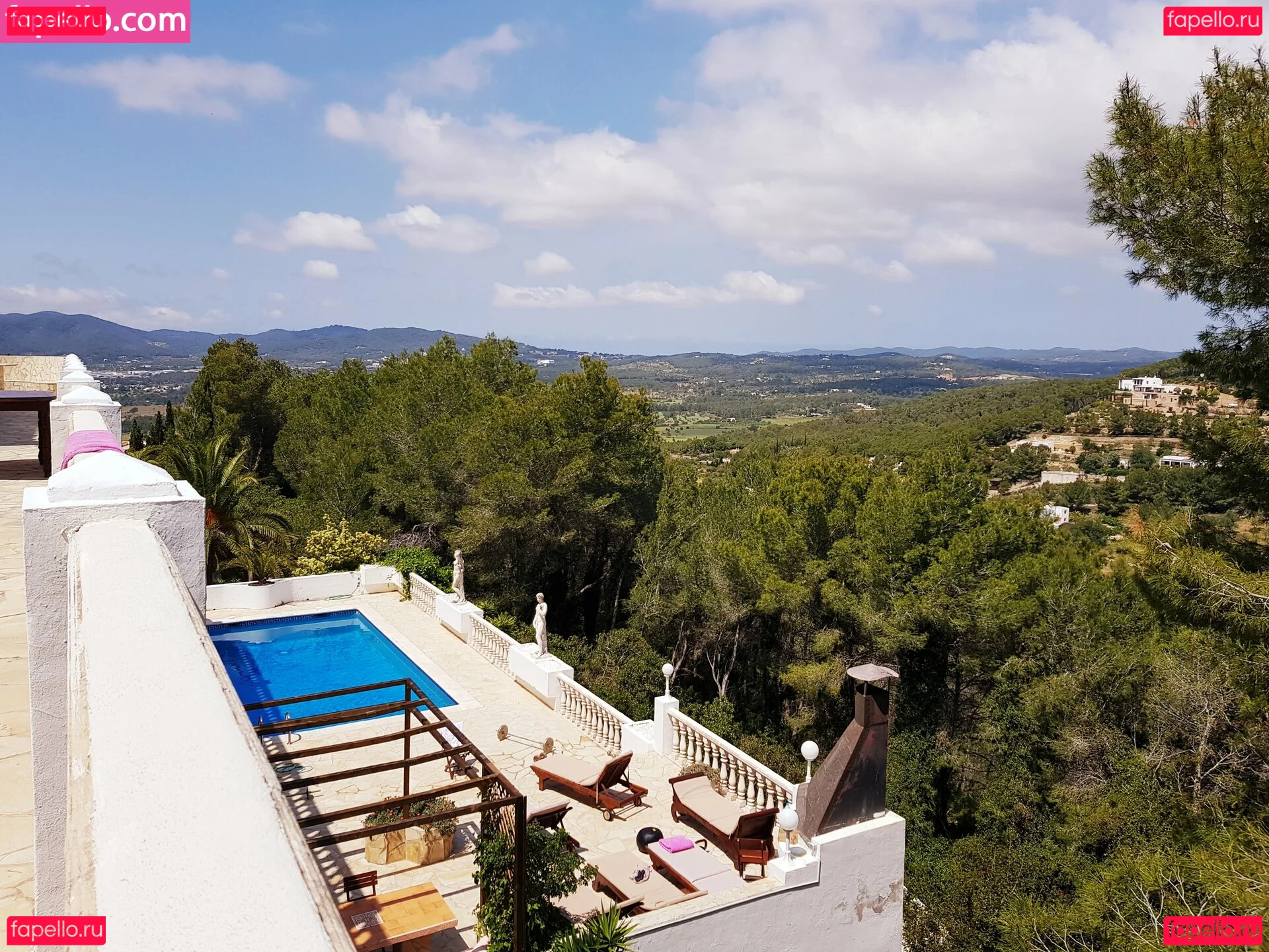 maebry Onlyfans Photo Gallery 