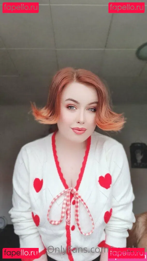 maebry Onlyfans Photo Gallery 