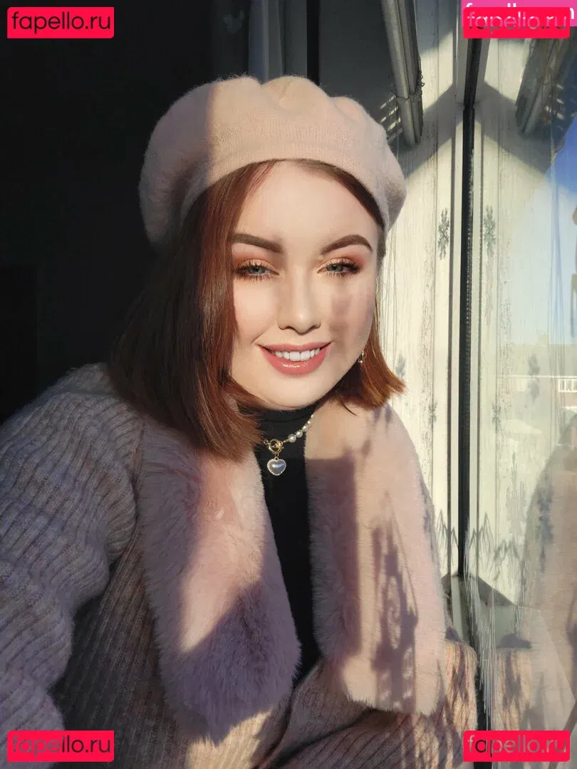 maebry Onlyfans Photo Gallery 