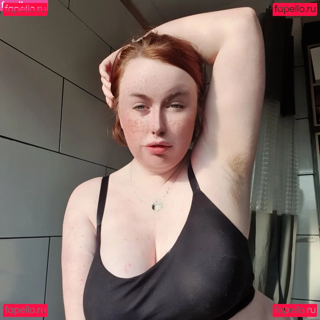 maebry Onlyfans Photo Gallery 