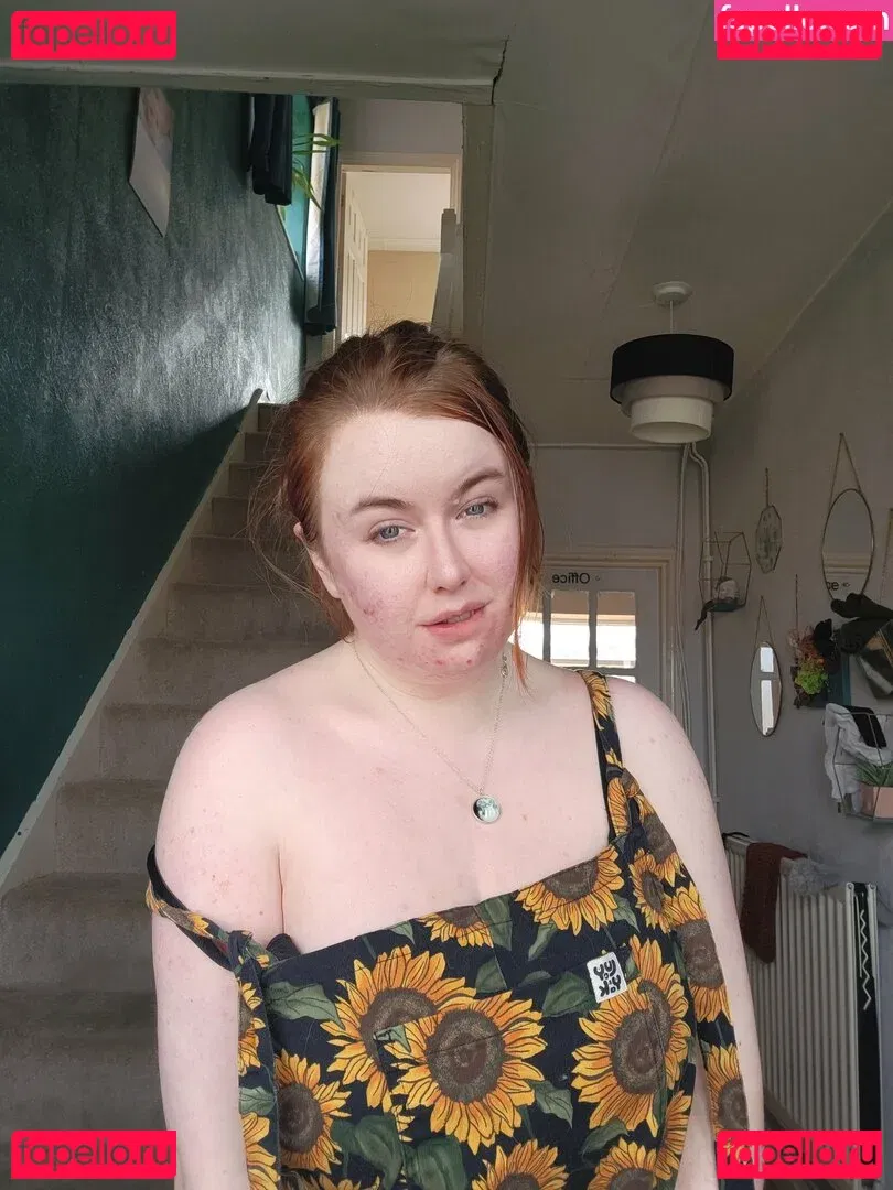 maebry Onlyfans Photo Gallery 