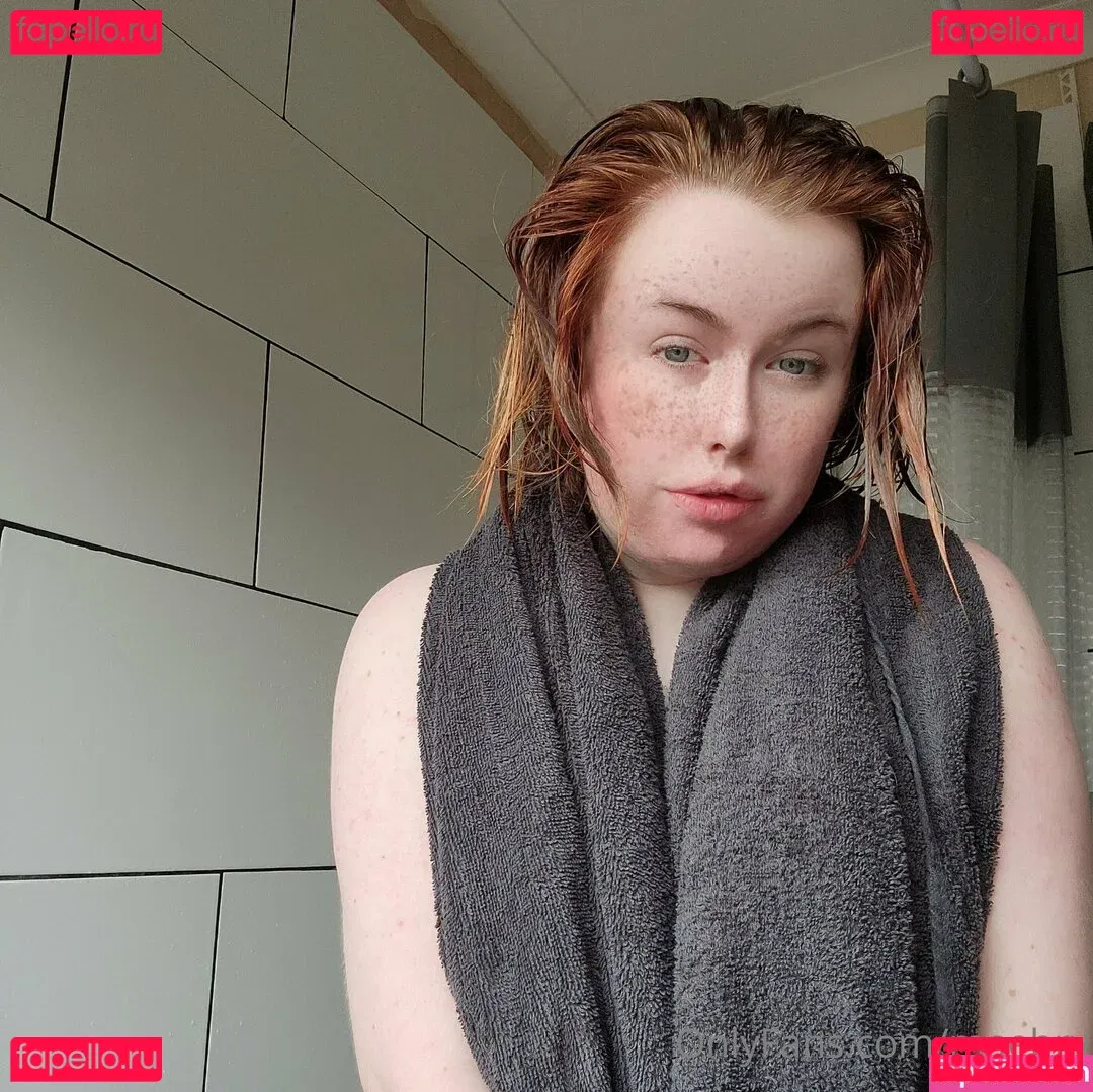 maebry Onlyfans Photo Gallery 