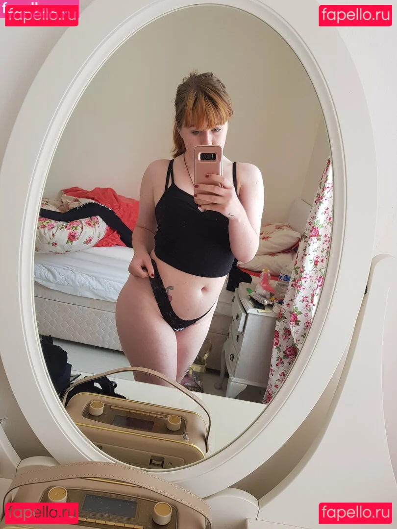 maebry Onlyfans Photo Gallery 