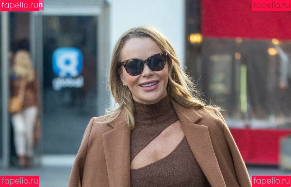 Amanda Holden Onlyfans Photo Gallery 