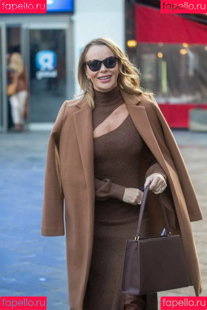 Amanda Holden Onlyfans Photo Gallery 