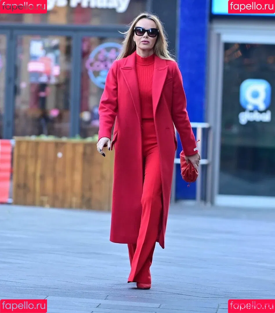 Amanda Holden Onlyfans Photo Gallery 