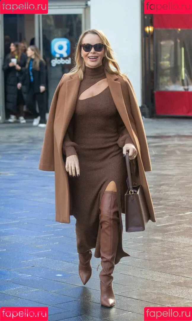 Amanda Holden Onlyfans Photo Gallery 