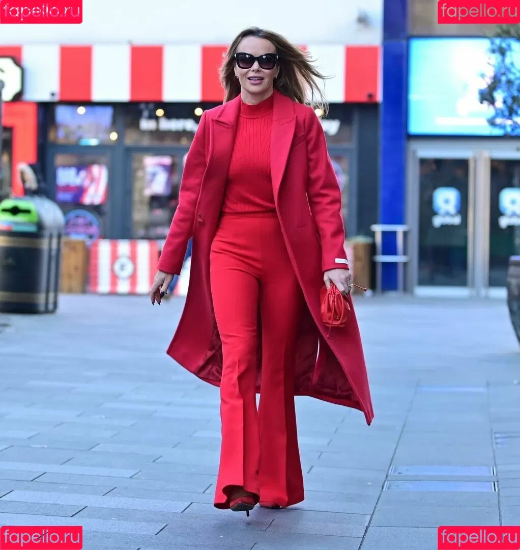 Amanda Holden Onlyfans Photo Gallery 