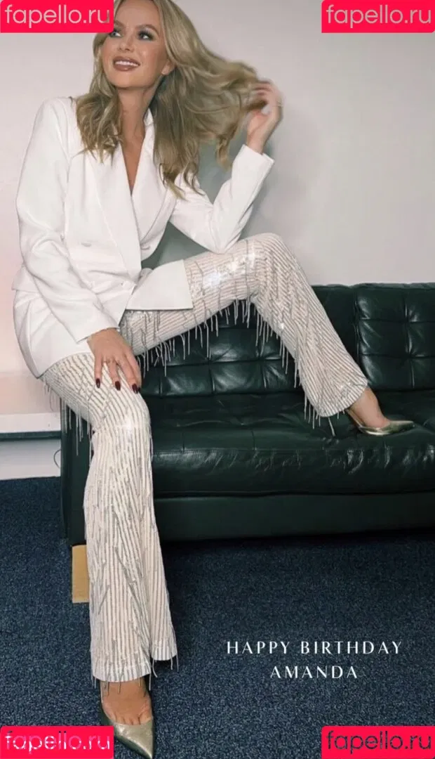 Amanda Holden Onlyfans Photo Gallery 