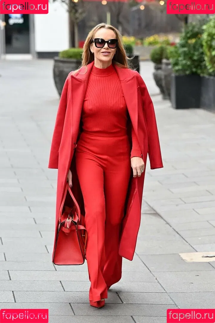 Amanda Holden Onlyfans Photo Gallery 