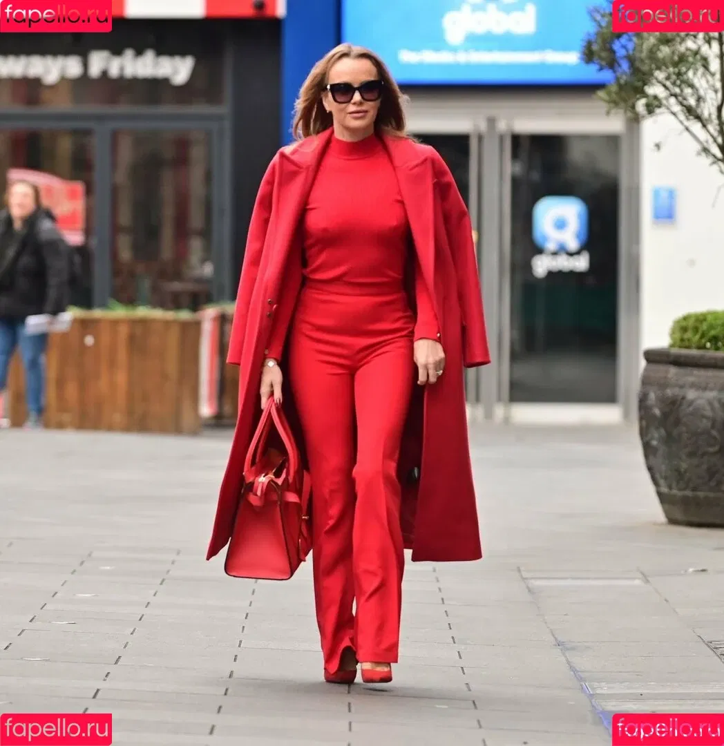 Amanda Holden Onlyfans Photo Gallery 